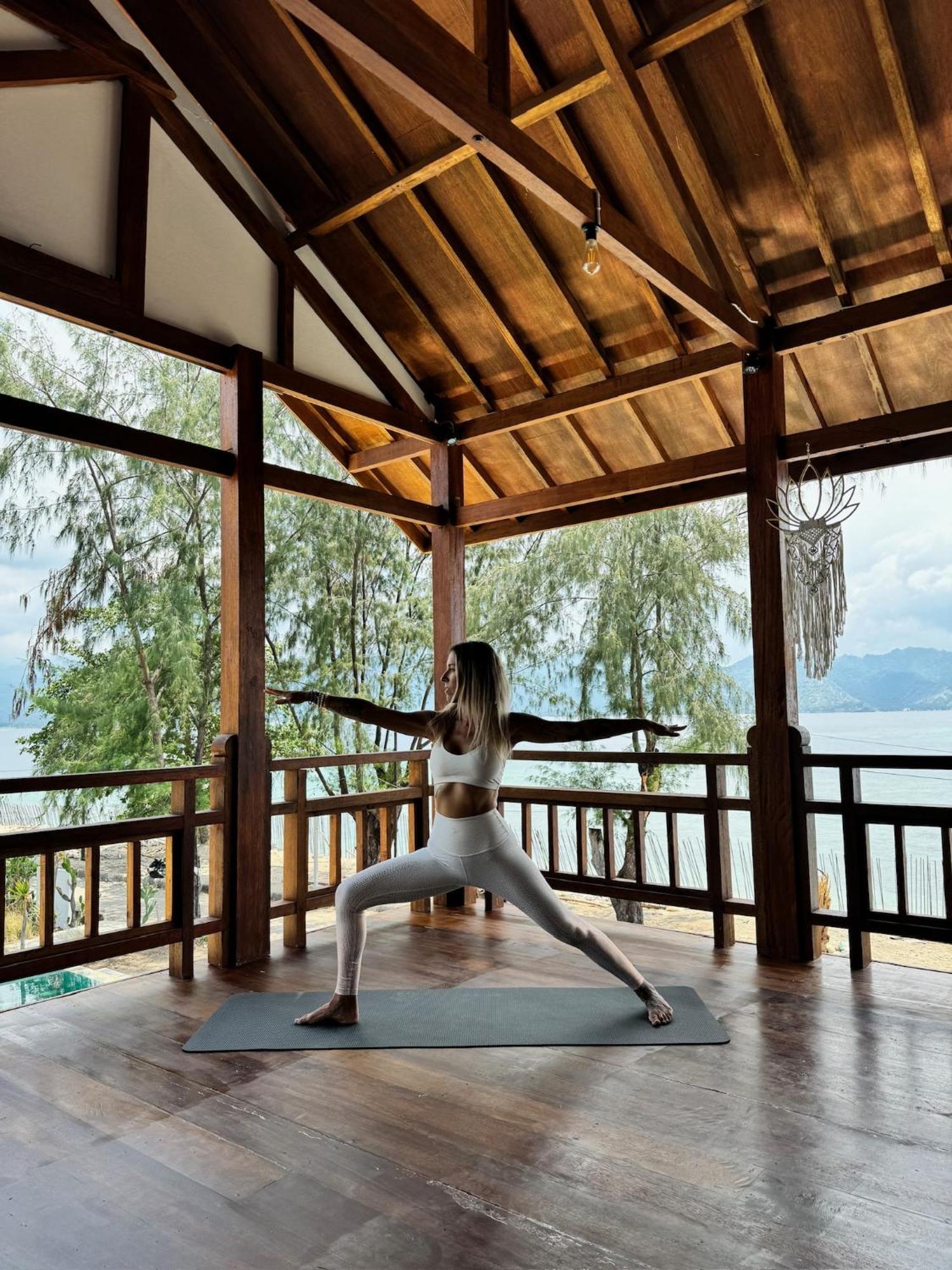Flowers & Fire Yoga Garden Gili Islands Exterior photo