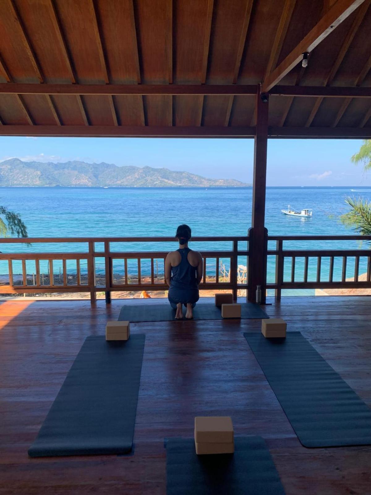 Flowers & Fire Yoga Garden Gili Islands Exterior photo