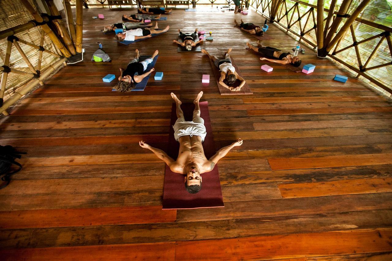 Flowers & Fire Yoga Garden Gili Islands Exterior photo