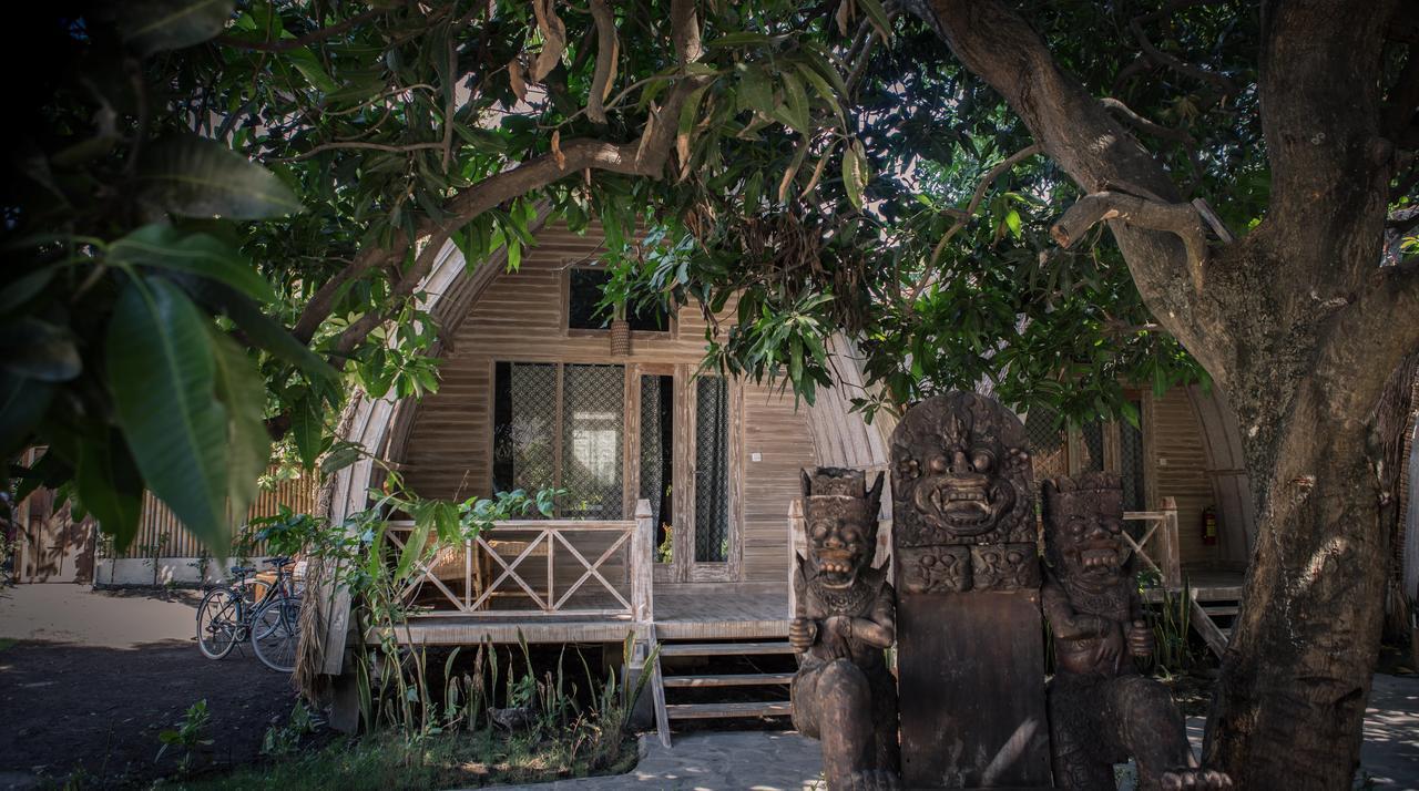 Flowers & Fire Yoga Garden Gili Islands Exterior photo