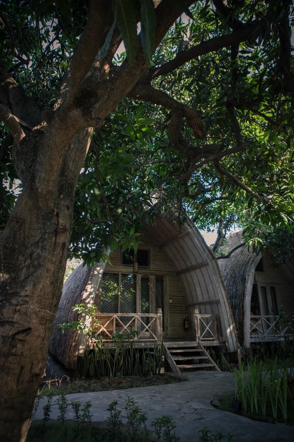 Flowers & Fire Yoga Garden Gili Islands Exterior photo