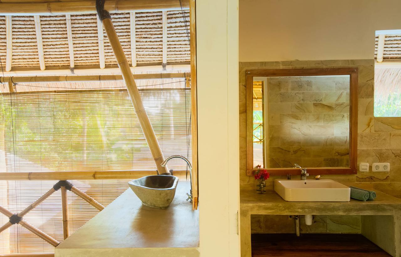 Flowers & Fire Yoga Garden Gili Islands Exterior photo