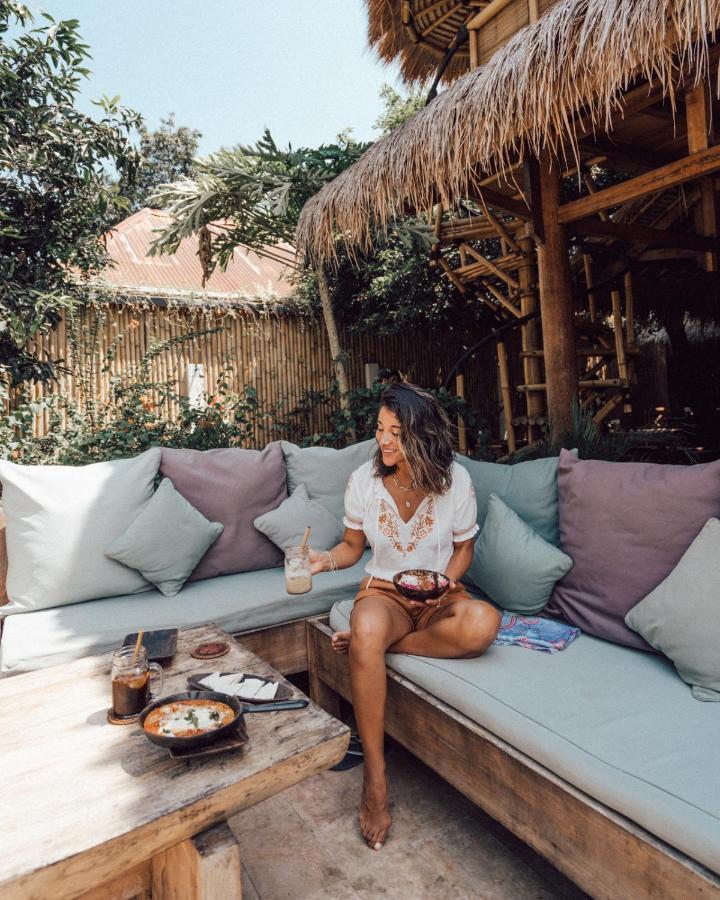 Flowers & Fire Yoga Garden Gili Islands Exterior photo