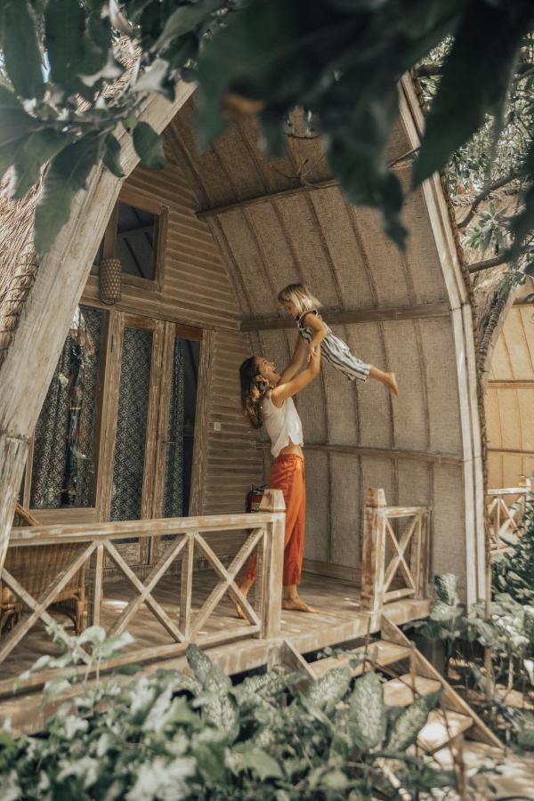 Flowers & Fire Yoga Garden Gili Islands Exterior photo